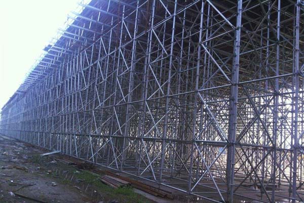 天津盘扣租赁公司-大型建筑工地盘扣脚手架应用案例